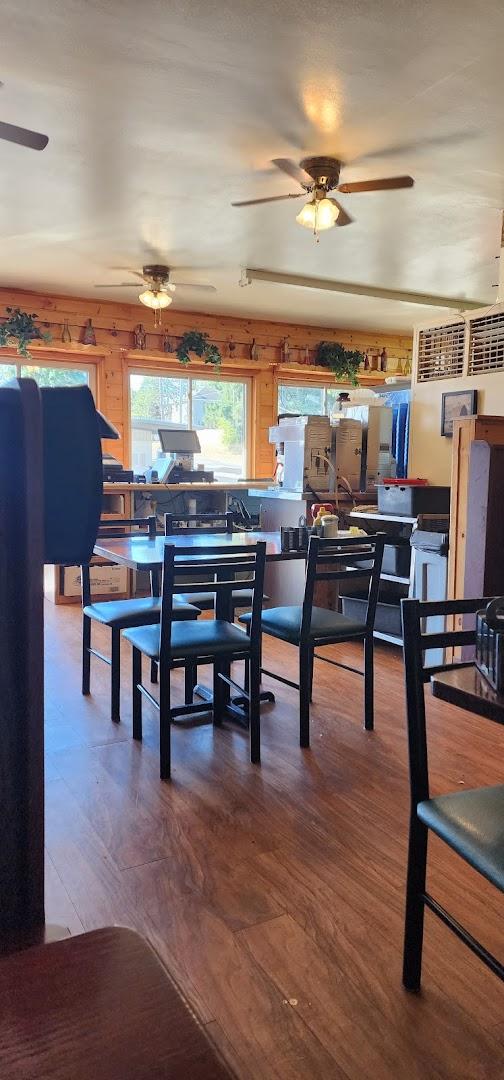 Mike's Restaurant